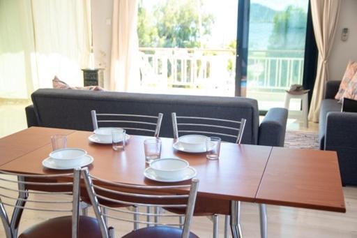 Lavish & Spacious Apt With Stunning Seaview, 10 Min Ath Airport Artemida  Esterno foto